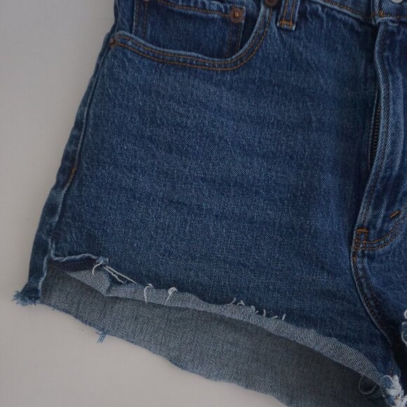 Abercrombie & Fitch Blue Dark Wash Mom Shorts High Rise Denim Shorts 28/6 - Picture 6 of 10